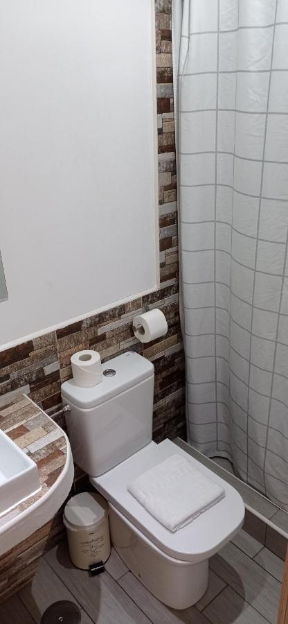 Bloom Inn Madrid Bagian luar foto