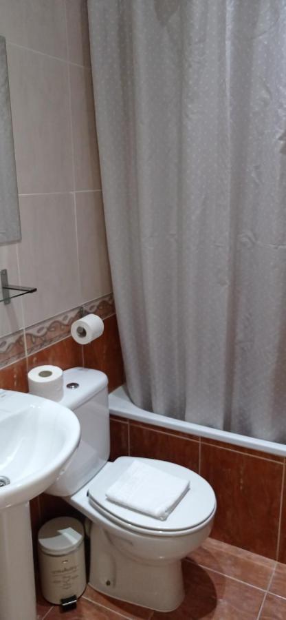 Bloom Inn Madrid Bagian luar foto