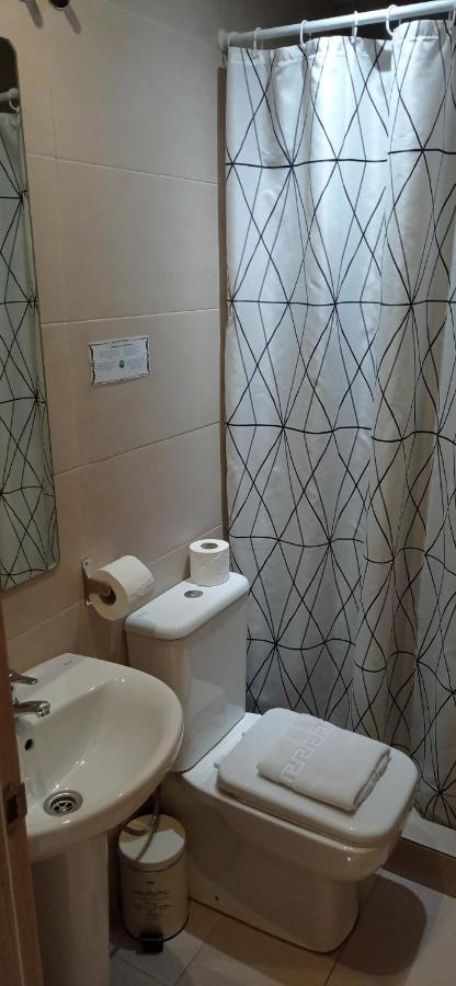 Bloom Inn Madrid Bagian luar foto