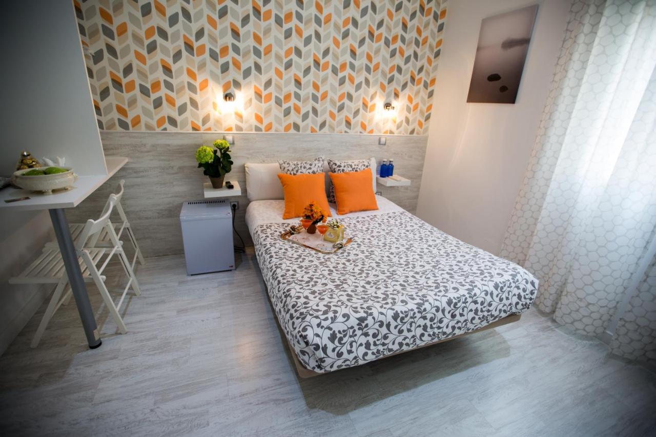 Bloom Inn Madrid Bagian luar foto