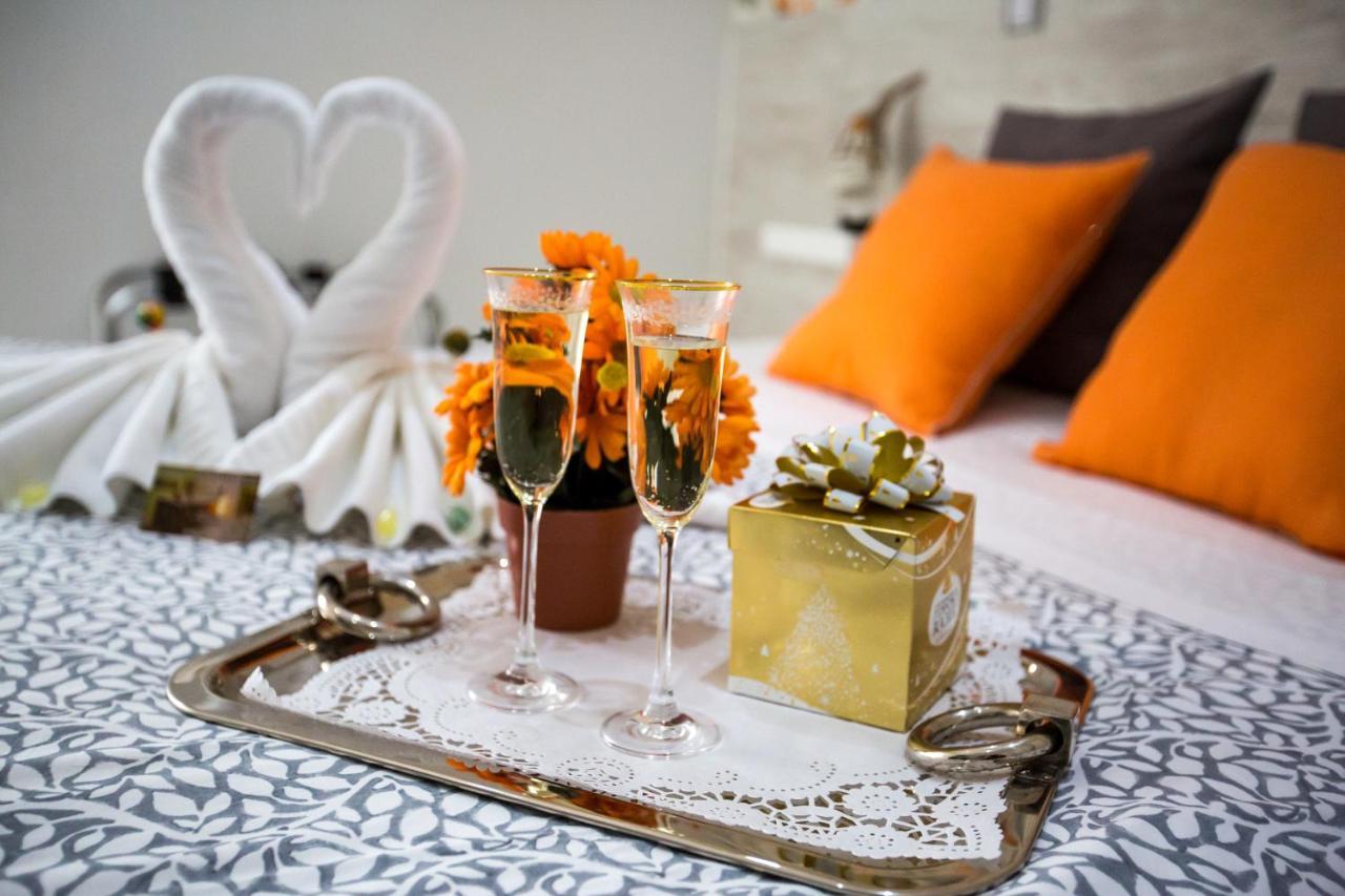 Bloom Inn Madrid Bagian luar foto
