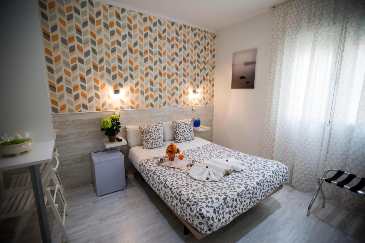 Bloom Inn Madrid Bagian luar foto