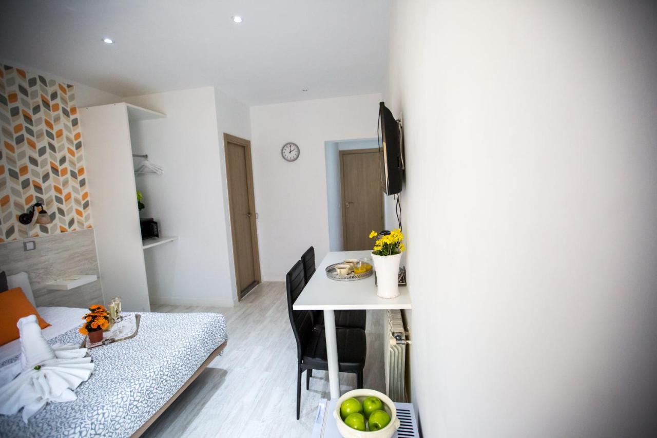 Bloom Inn Madrid Bagian luar foto